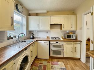 Kitchen- click for photo gallery